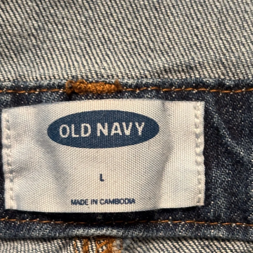 Old Navy Distressed Overall Shorts - Picture 6 of 6